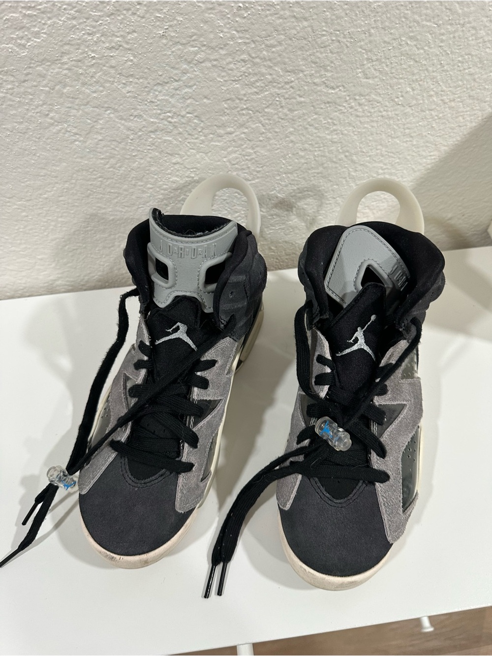 Black and Gray Basketball Sneakers - Jordan